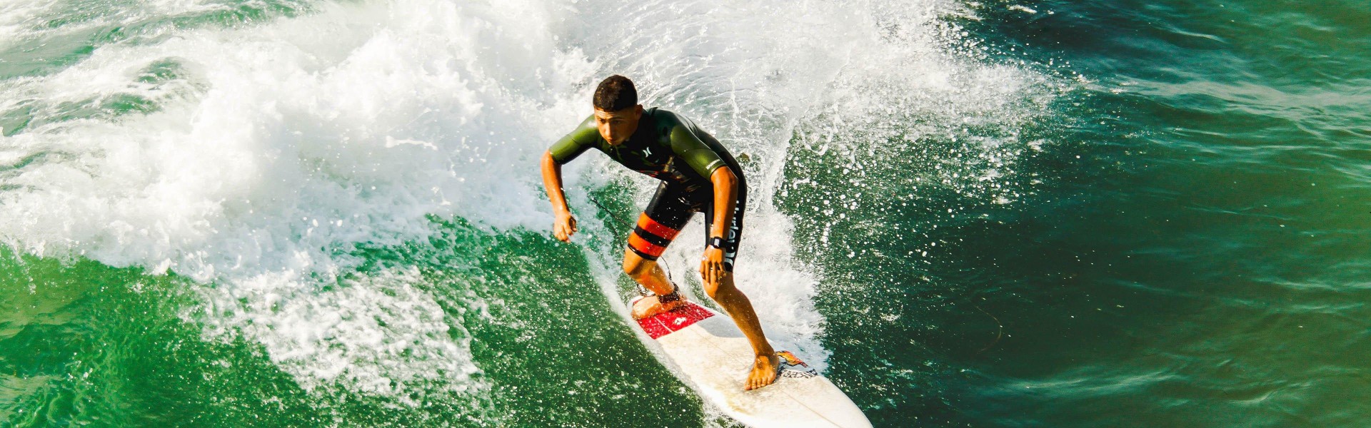 霍福德高效全能引领攻防浪潮 关键正负值+18诠释老将价值