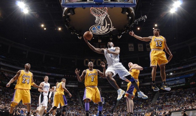 西甲焦点前瞻，奥萨苏纳主场迎战莱万特，战术博弈与防守稳固性成胜负关键