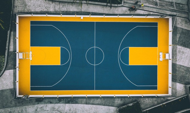 高原主场硝烟起 约基奇全能制霸迎战福克斯率队叩关 西部榜首之争白热化