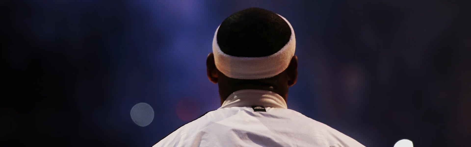 原来帅真是一种感觉，衣服都变得顺眼了