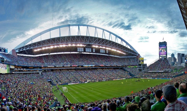 日本队锋线杀手大四喜震撼足坛 战国足替补待命引热议