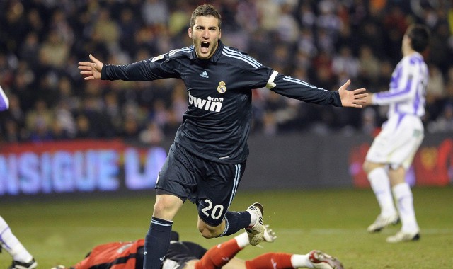 击剑健儿军训淬火 斗志昂扬剑指巴黎