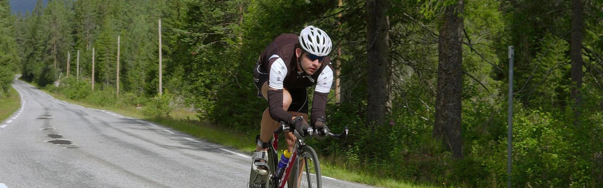 廷贝尔康复进度喜人！社媒晒训练照，很高兴能回来和球队一起训练