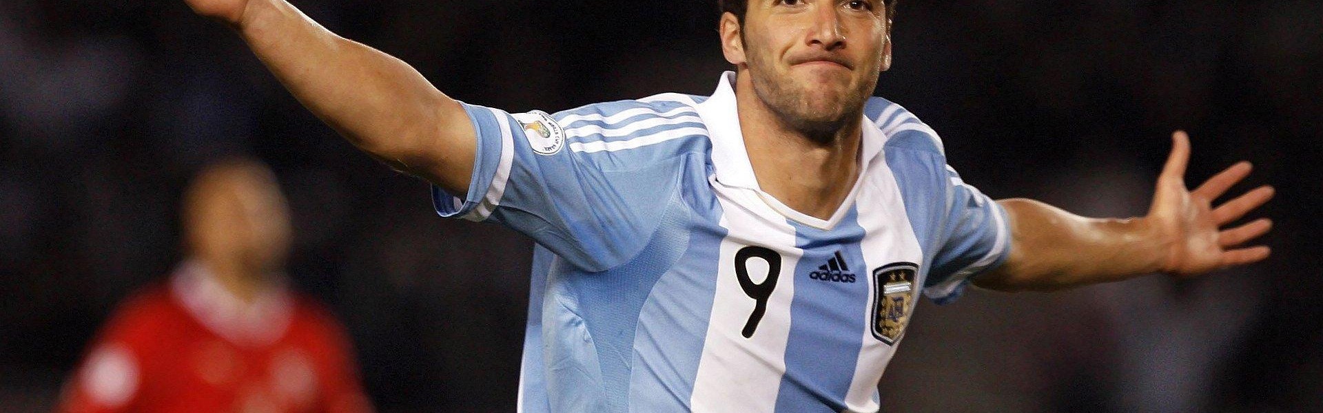 卡里克首秀导演惊天逆转！曼联3-2力克阿森纳，C罗双响闪耀梦剧场