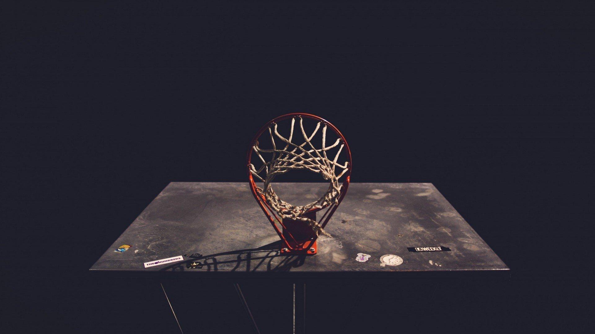 佩顿二世高效攻防闪耀赛场 13分钟贡献8分2抢断成关键奇兵